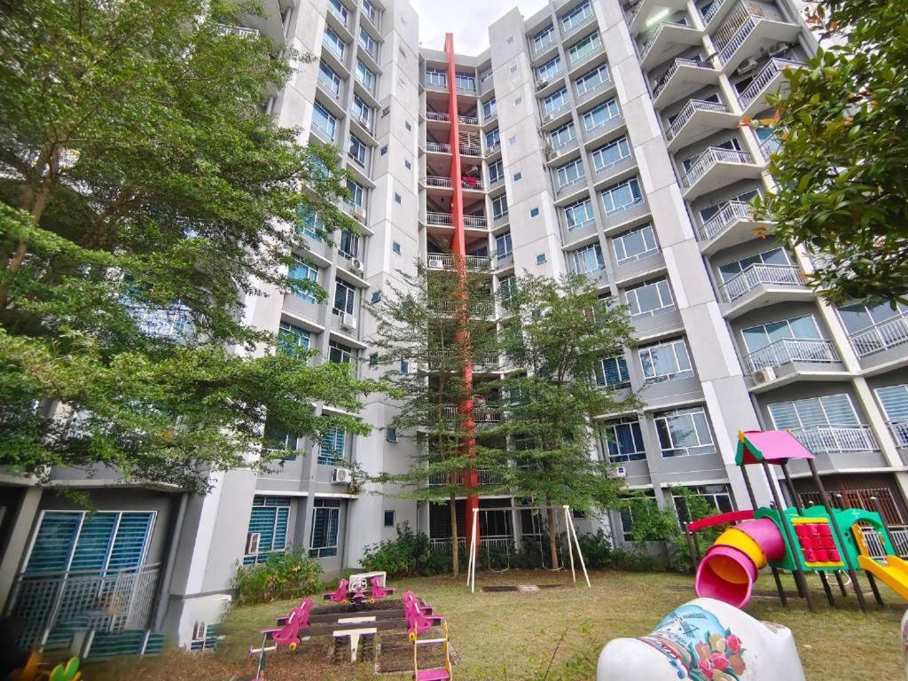 Bright In Klebang Apartment *